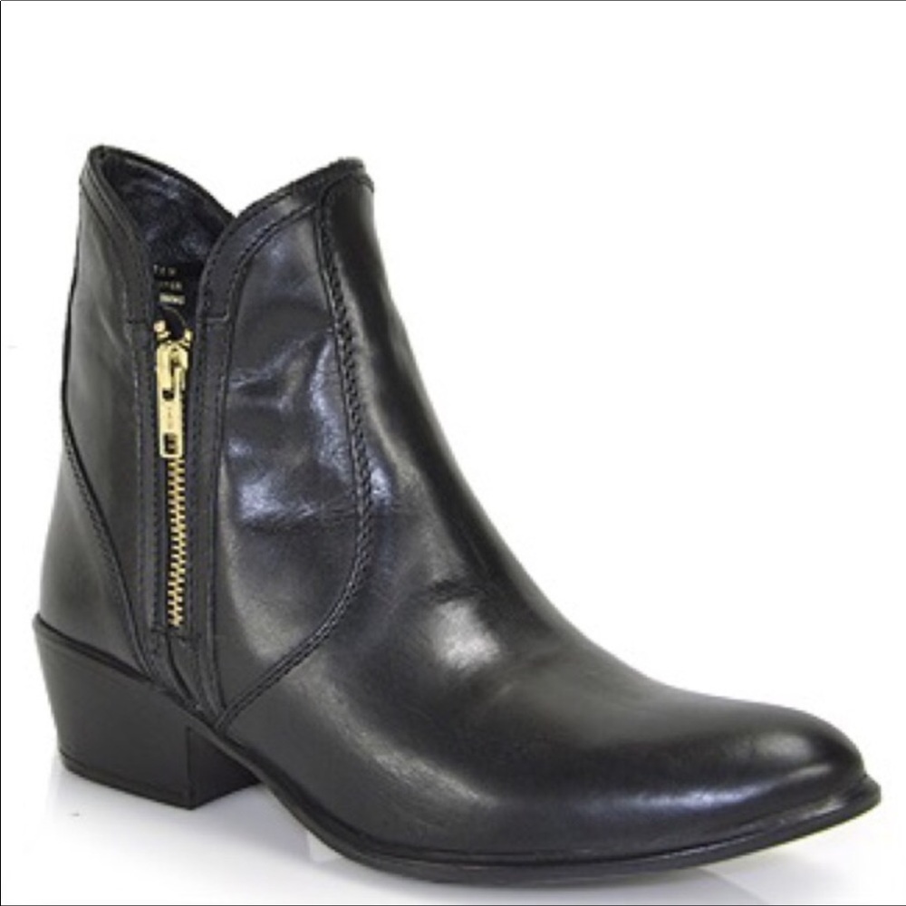 Steve Madden zipster boot